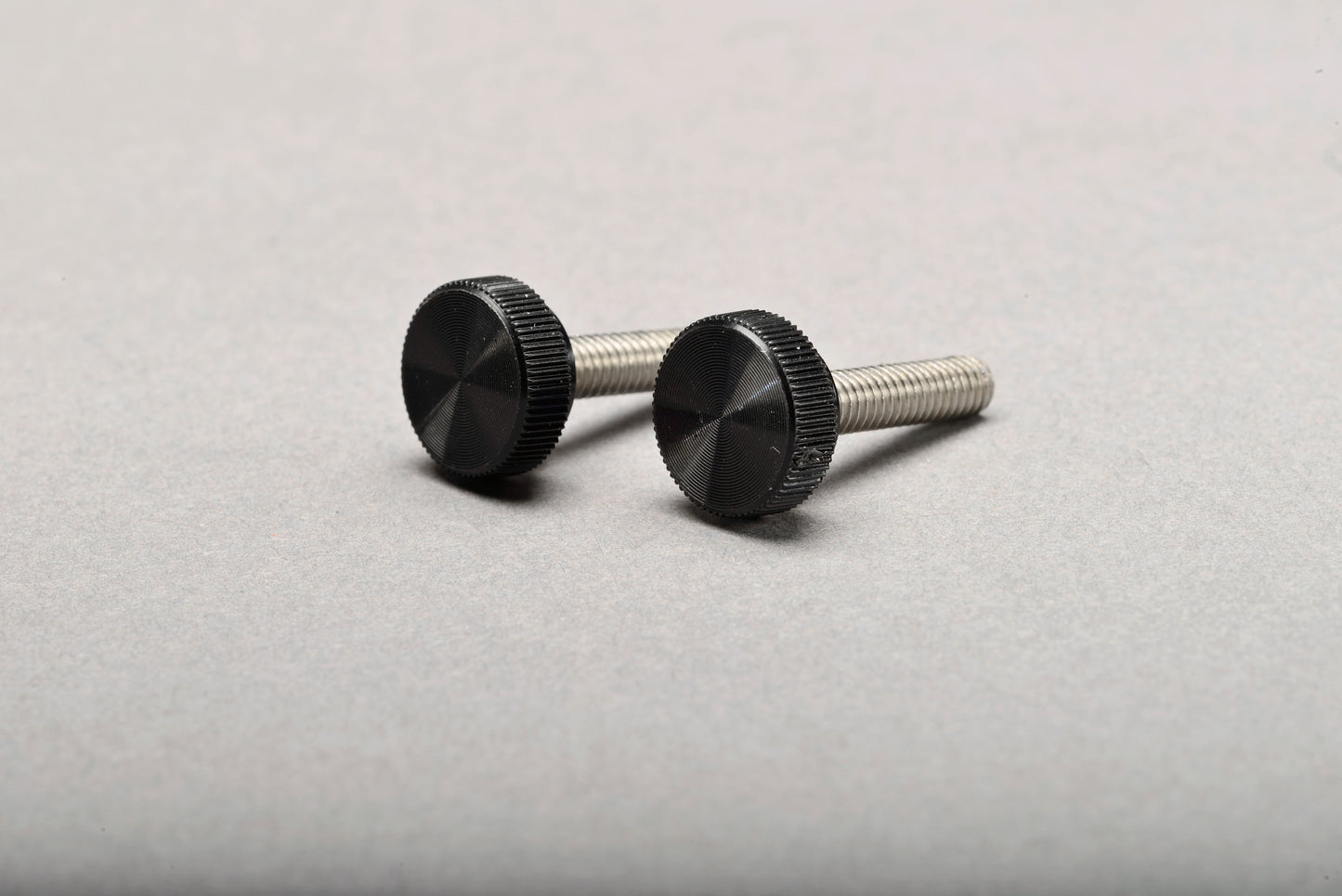 thumbscrew-with-plastic-head-set-of-2-rp23